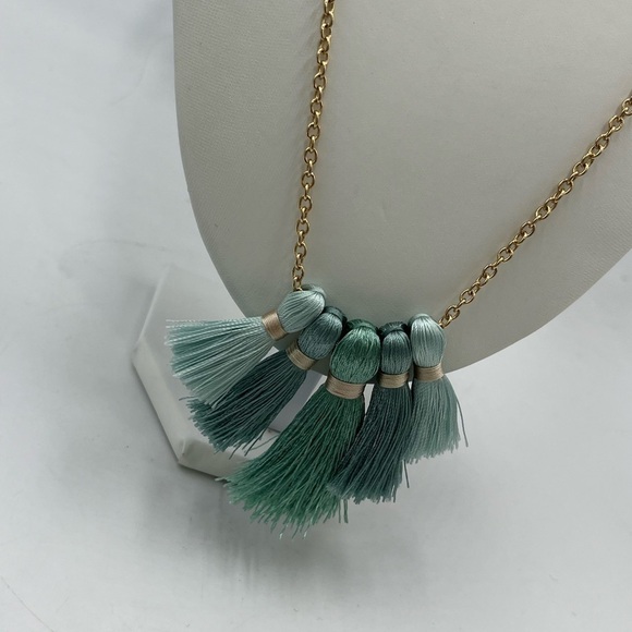 Miss Ivy Pearl Five Tassel Necklace Popsugar Blue Green Teal Gold Tone 24" NWOT - Picture 9 of 13